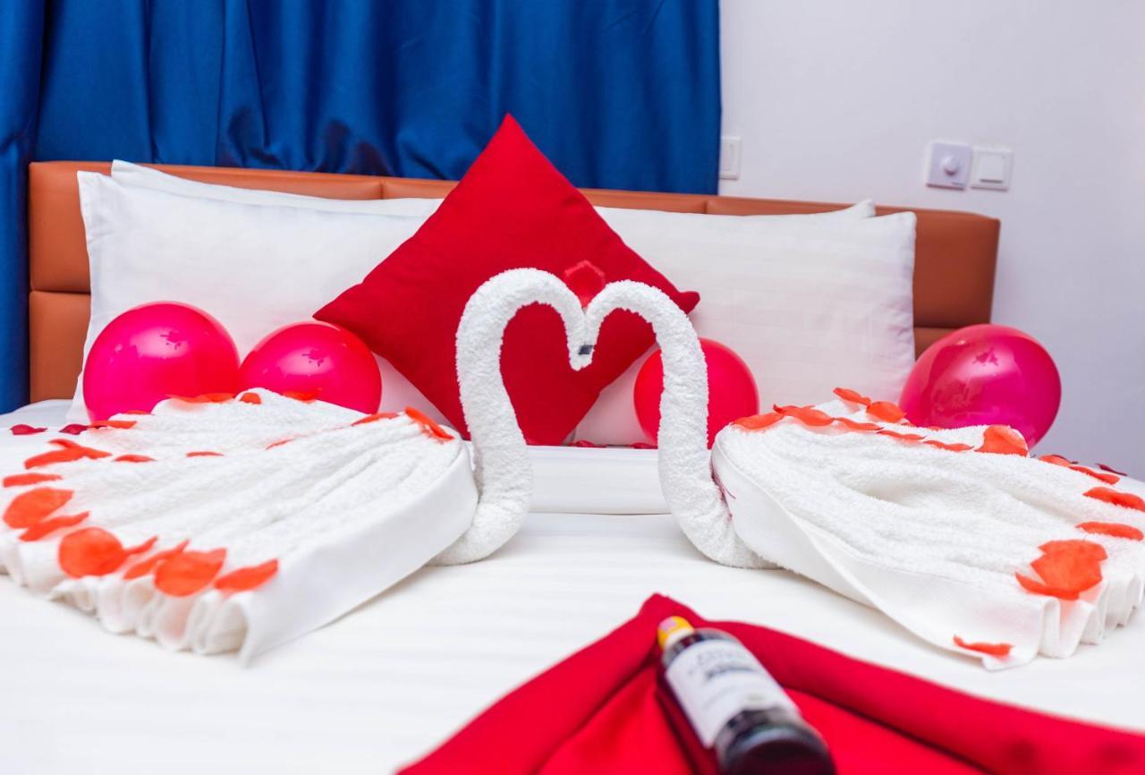 Sky Plus Hotel & Resort Ho Bagian luar foto