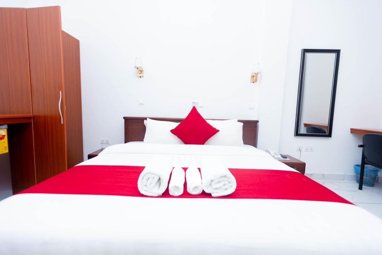 Sky Plus Hotel & Resort Ho Bagian luar foto