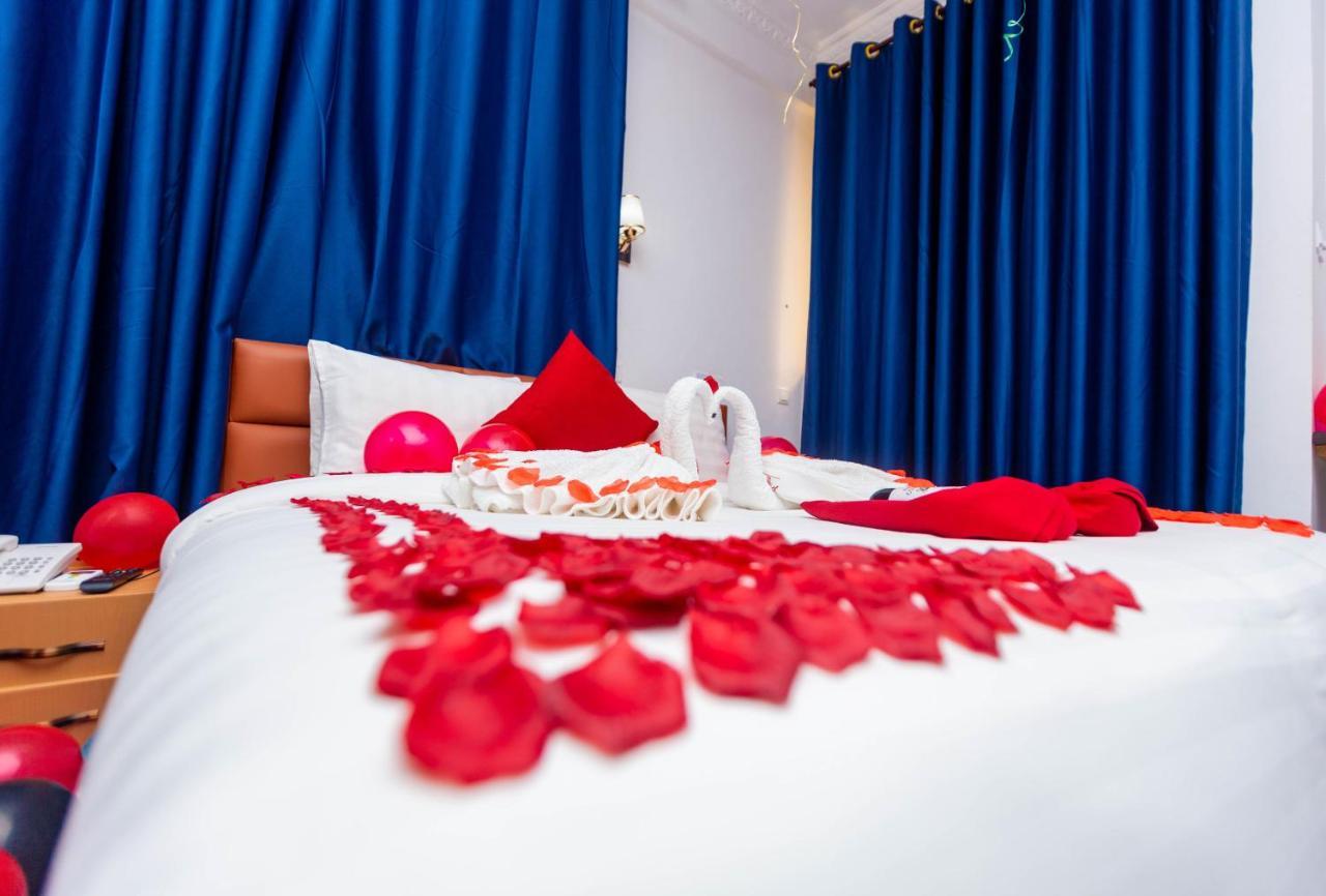 Sky Plus Hotel & Resort Ho Bagian luar foto