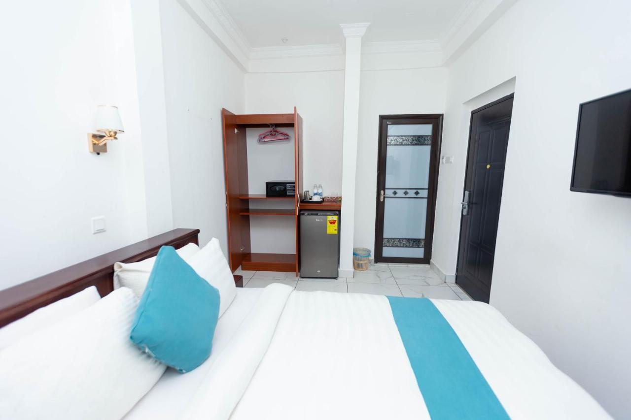 Sky Plus Hotel & Resort Ho Bagian luar foto