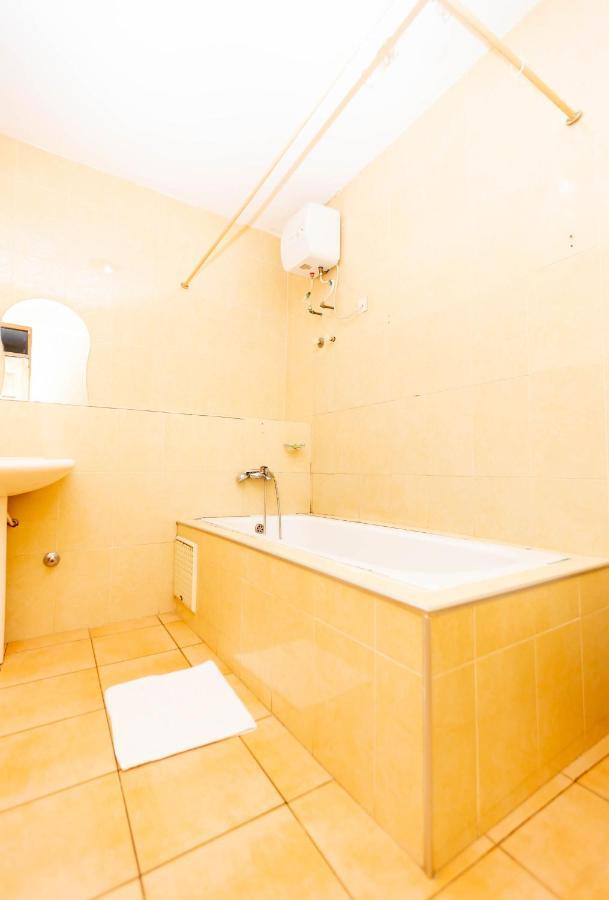 Sky Plus Hotel & Resort Ho Bagian luar foto