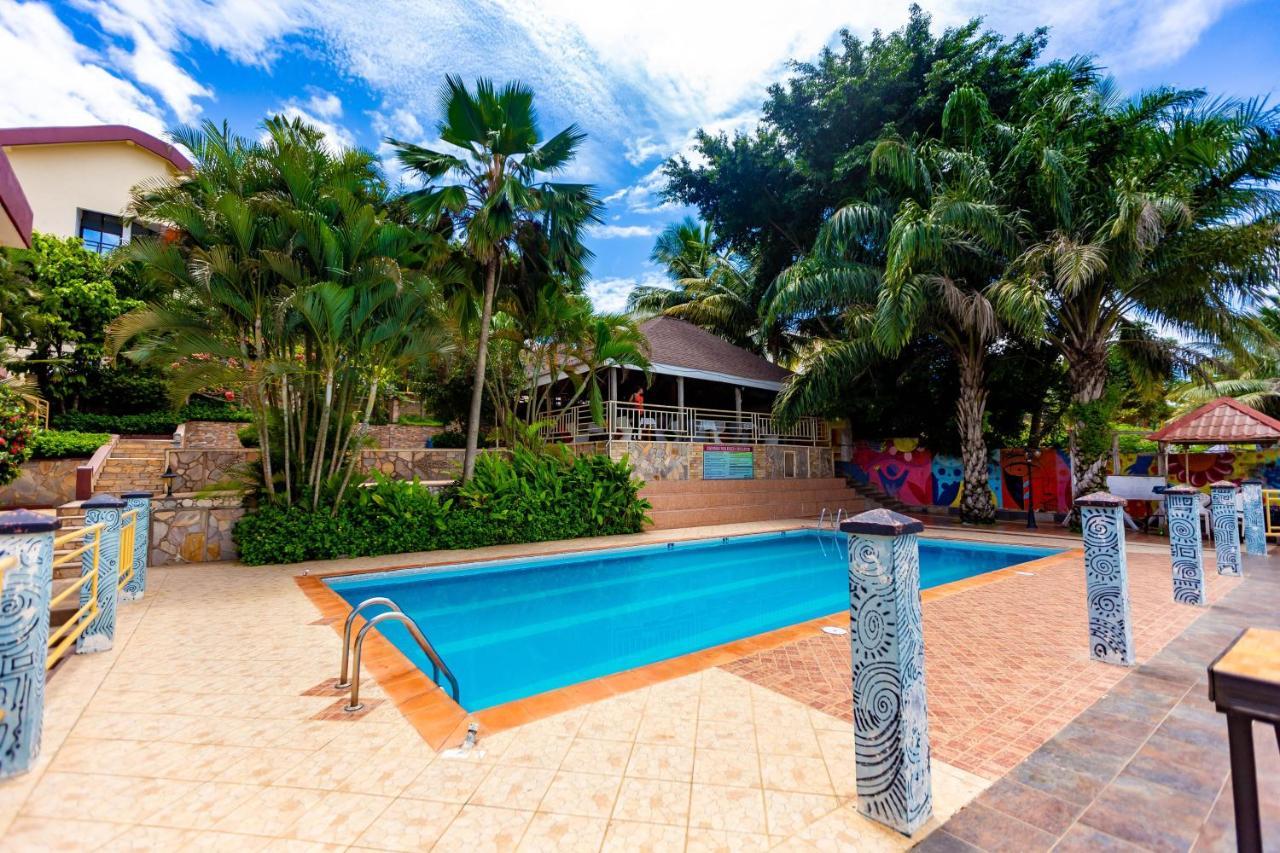 Sky Plus Hotel & Resort Ho Bagian luar foto