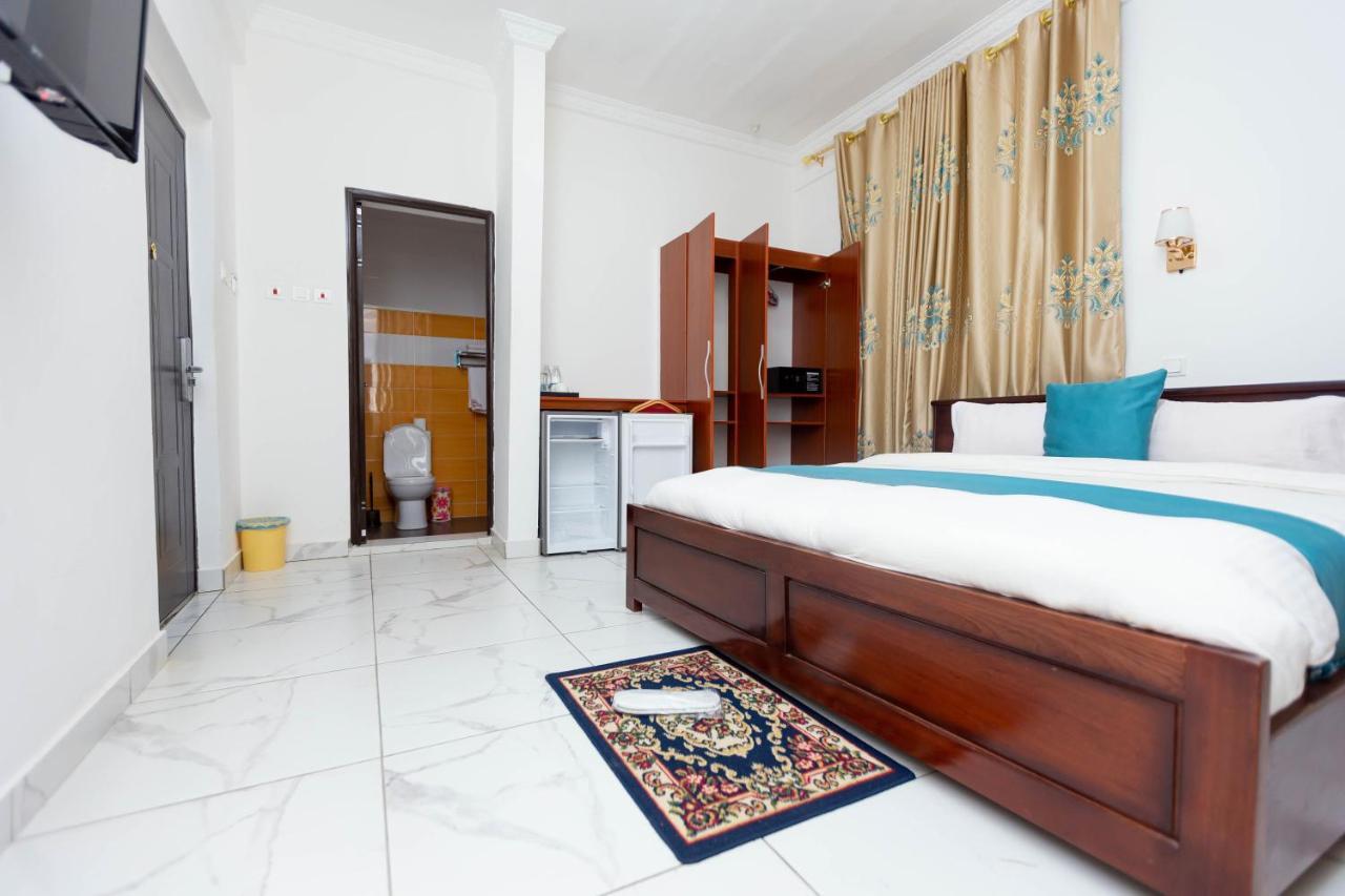 Sky Plus Hotel & Resort Ho Bagian luar foto