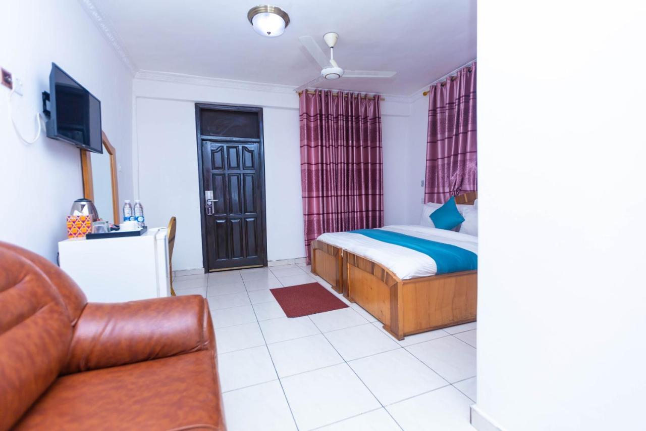 Sky Plus Hotel & Resort Ho Bagian luar foto
