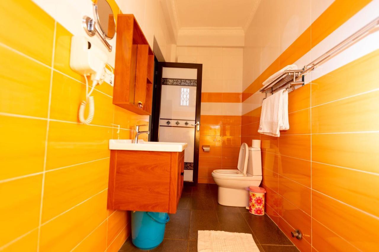 Sky Plus Hotel & Resort Ho Bagian luar foto